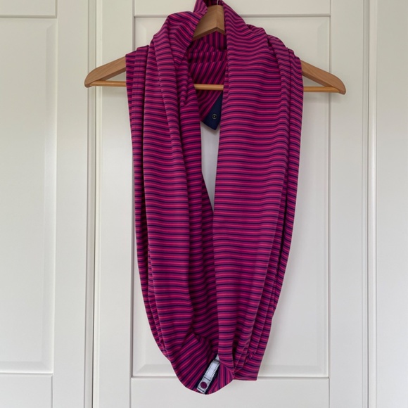 Lululemon Plum and Blue Striped Vinyasa Scarf/Wrap *Rulu, One Size - Picture 8 of 10